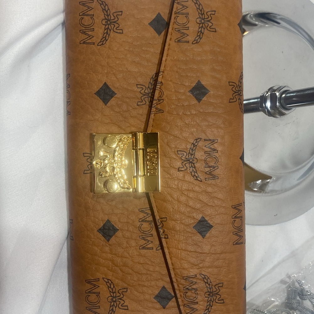 MCM Patricia Visetos Wallet on a Chain NWT in box - Picture 4 of 8
